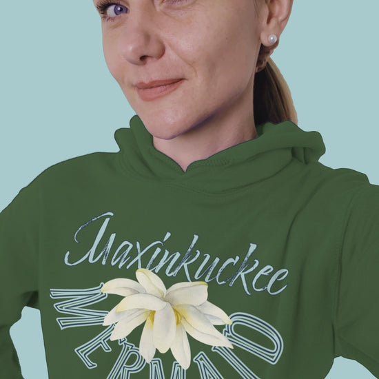 Maxinkuckee Mermaid text with water lily